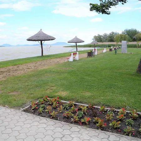 9 * Balatonberény
