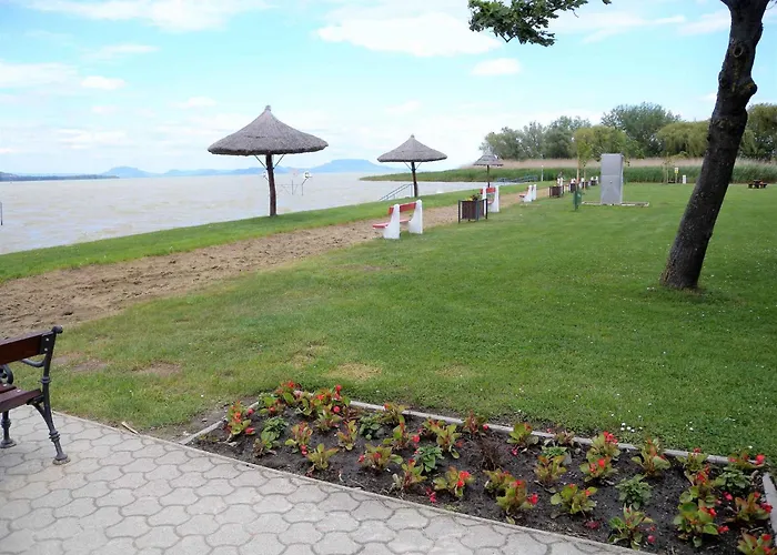 9 * Balatonberény